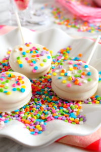 sandwich-cookie-pops