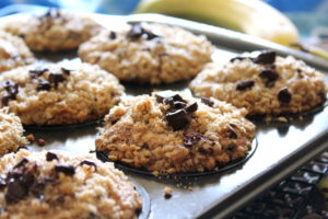 banana-oatmeal-chocolate-chip-muffins