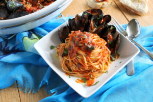 Mussels Linguine with Tomato Fennel Sauce