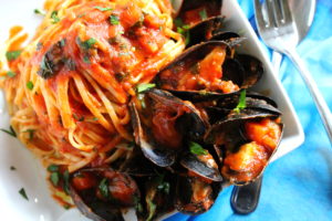 Mussels Linguine with Tomato Fennel Sauce