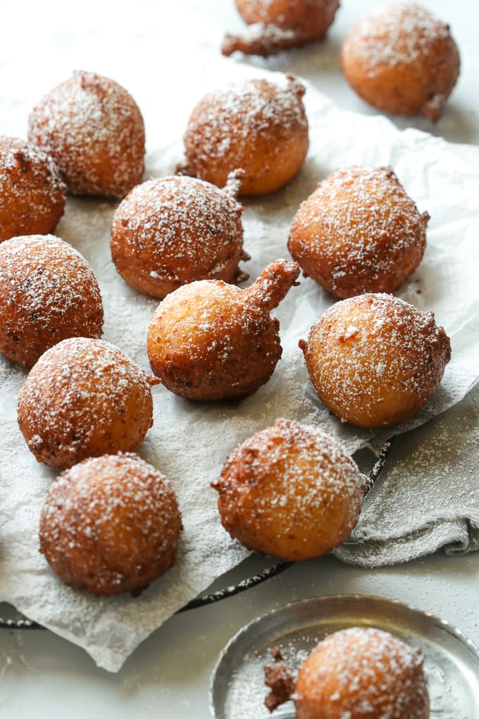 Freshly fried ricotta doughnuts.