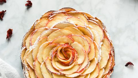 https://marisasitaliankitchen.com/wp-content/uploads/2018/10/Apple-Rosette-Cake-2-1-of-1-480x270.jpg