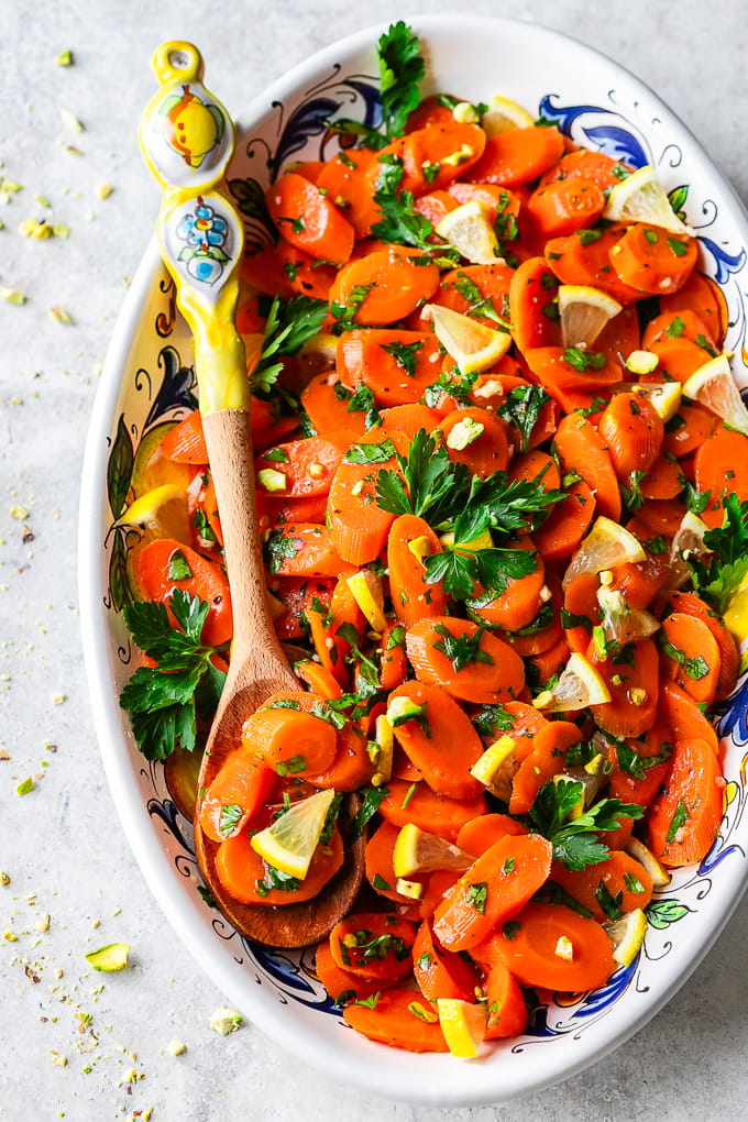 Simple carrot salad recipe.
